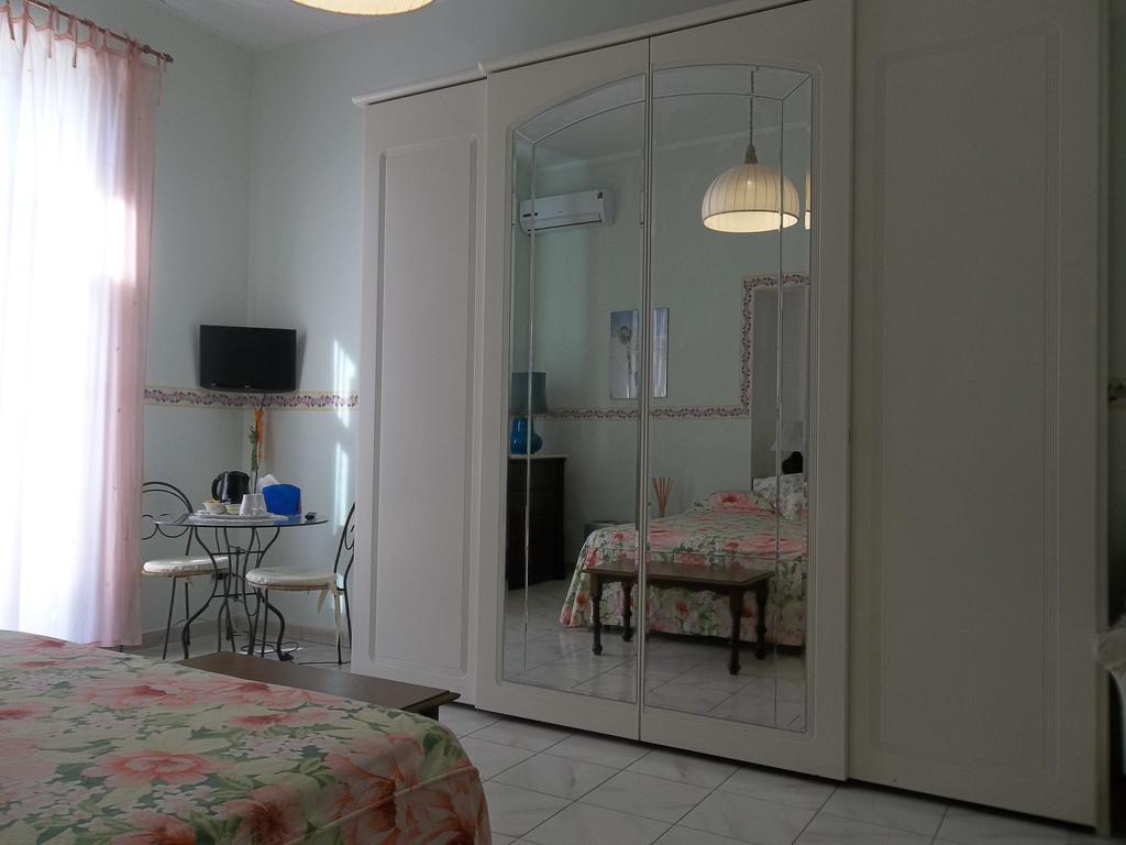 B&B Chez Caroline Naples Exterior photo